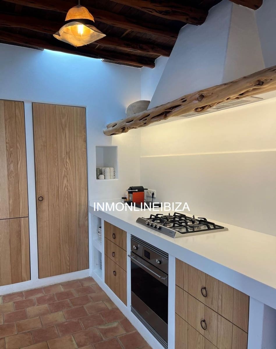 5 bedroom Villa for rent in Sant Joan de Labritja with pool garage - € 8,000 (Ref: 9838733)