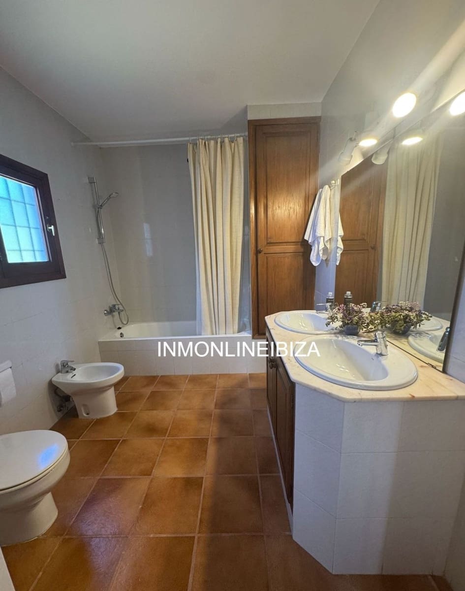 5 bedroom Villa for rent in Sant Joan de Labritja with pool garage - € 8,000 (Ref: 9838733)