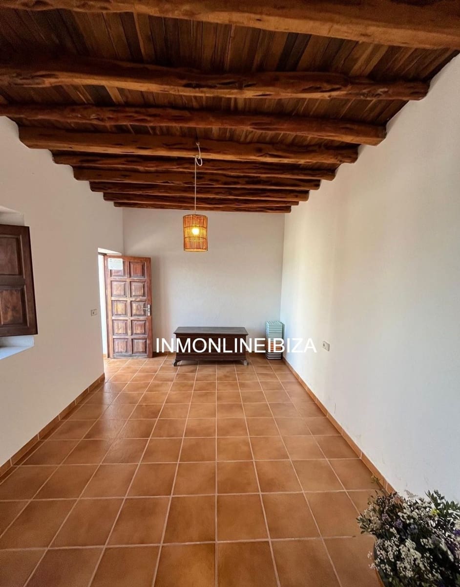 5 bedroom Villa for rent in Sant Joan de Labritja with pool garage - € 8,000 (Ref: 9838733)