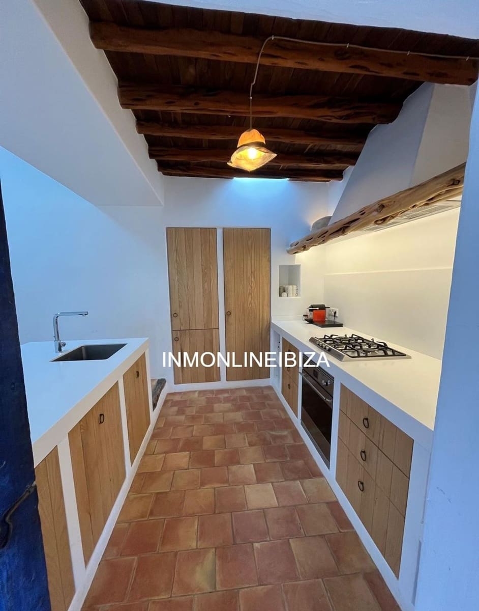 5 bedroom Villa for rent in Sant Joan de Labritja with pool garage - € 8,000 (Ref: 9838733)