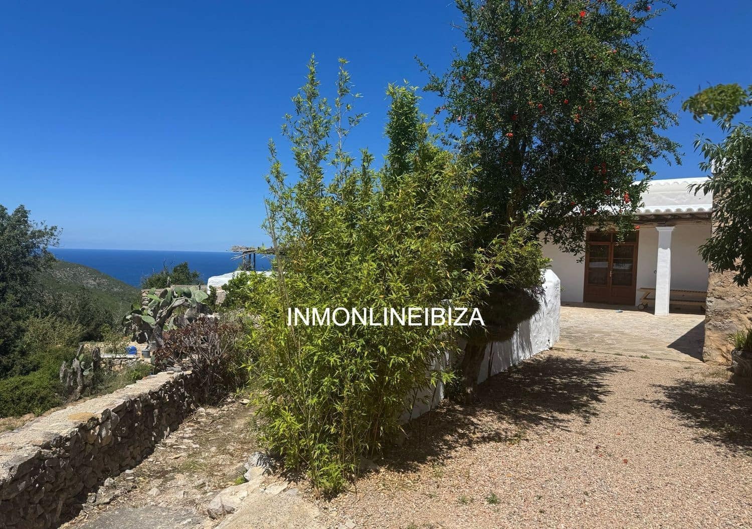 5 bedroom Villa for rent in Sant Joan de Labritja with pool garage - € 8,000 (Ref: 9838733)
