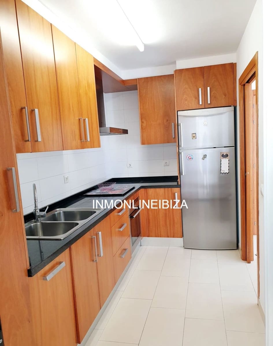 2 sypialnia Apartament do wynajęcia w Sant Antoni de Portmany z basenem garażem - 2 000 € (Ref: 9898686)