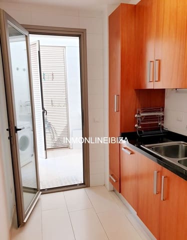 2 sypialnia Apartament do wynajęcia w Sant Antoni de Portmany z basenem garażem - 2 000 € (Ref: 9898686)
