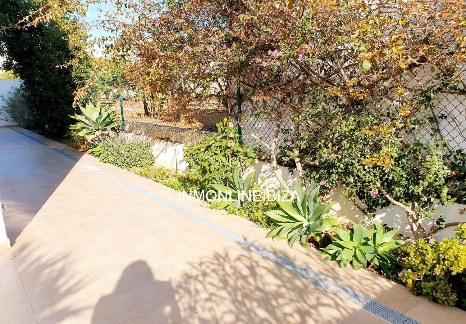 2 sypialnia Apartament do wynajęcia w Sant Antoni de Portmany z basenem garażem - 2 000 € (Ref: 9898686)