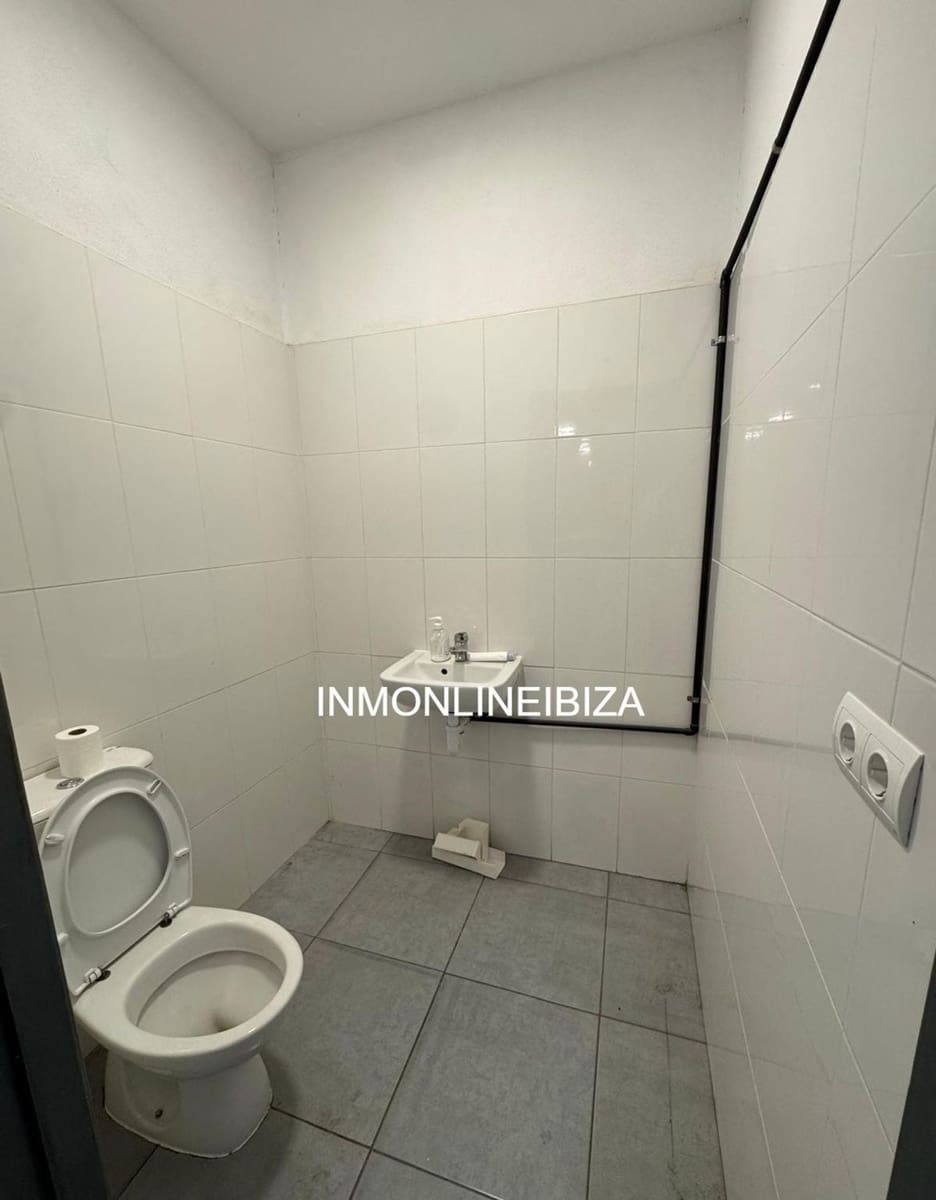 Commercial for rent in Sant Antoni de Portmany - € 1,800 (Ref: 9930033)
