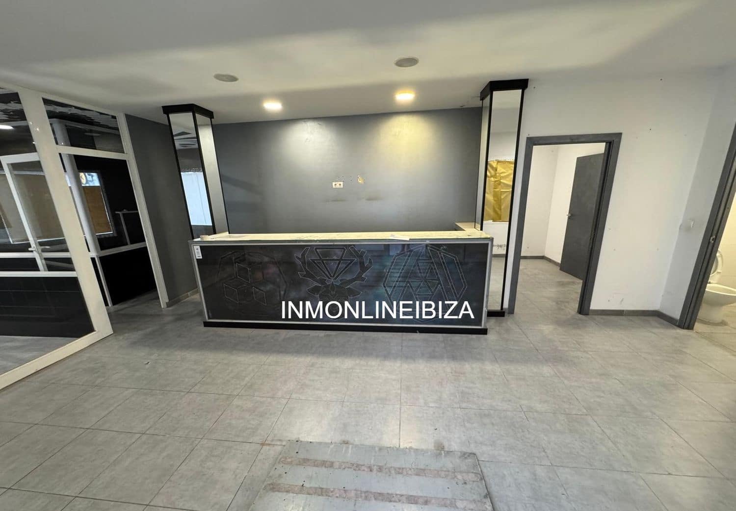Commercial for rent in Sant Antoni de Portmany - € 1,800 (Ref: 9930033)