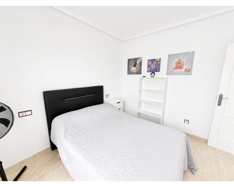 2 makuuhuone Huoneisto myytävänä paikassa Torrevieja mukana uima-altaan - 149 900 € (Ref: 10008167)