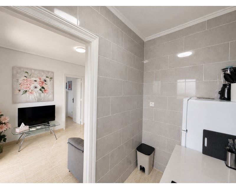 2 makuuhuone Huoneisto myytävänä paikassa Torrevieja mukana uima-altaan - 149 900 € (Ref: 10008167)