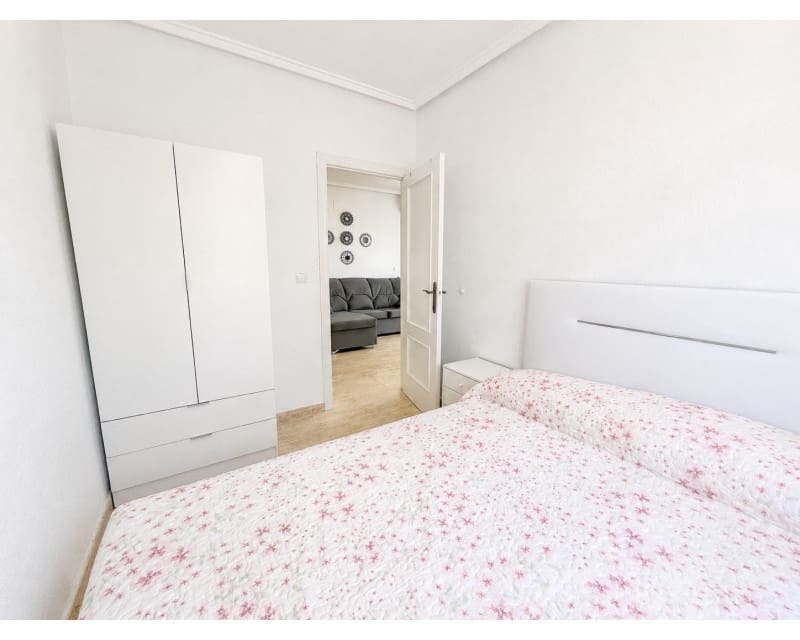 2 makuuhuone Huoneisto myytävänä paikassa Torrevieja mukana uima-altaan - 149 900 € (Ref: 10008167)