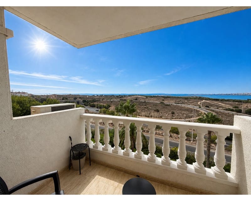 2 makuuhuone Huoneisto myytävänä paikassa Torrevieja mukana uima-altaan - 149 900 € (Ref: 10008167)