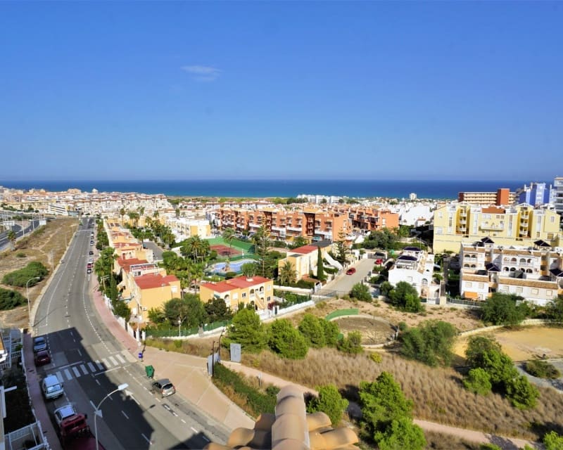 2 makuuhuone Huoneisto myytävänä paikassa Torrevieja mukana uima-altaan - 149 900 € (Ref: 10008167)