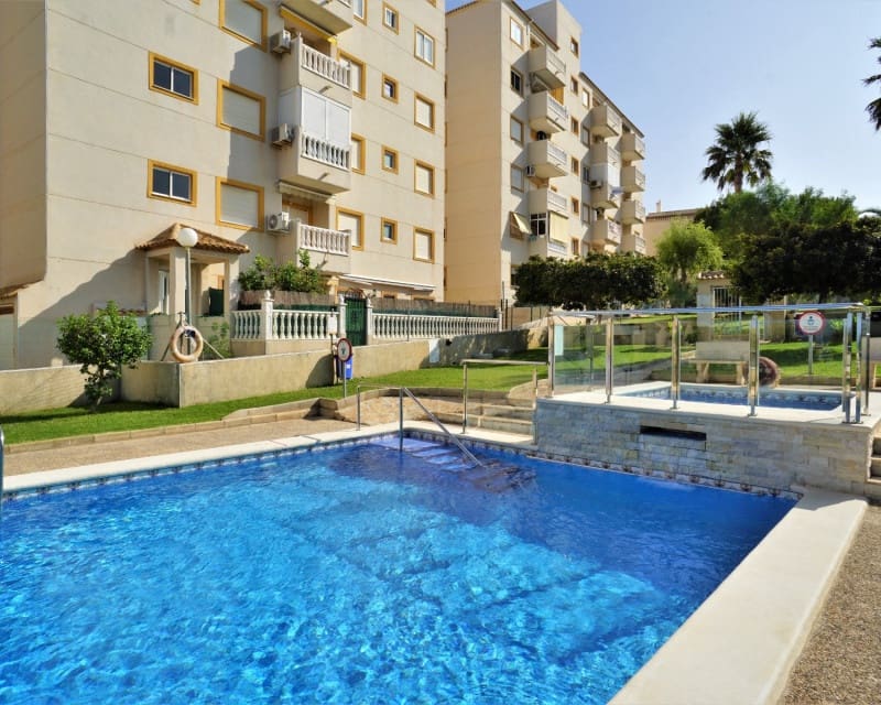 2 makuuhuone Huoneisto myytävänä paikassa Torrevieja mukana uima-altaan - 149 900 € (Ref: 10008167)