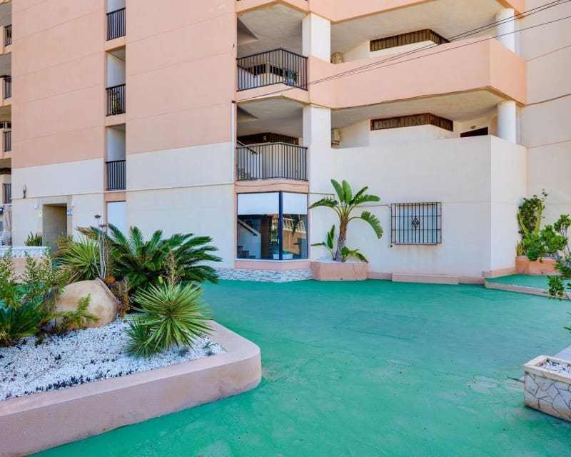 Appartement de 2 chambres à louer à Torrevieja - 1 000 € (Ref: 10033159)