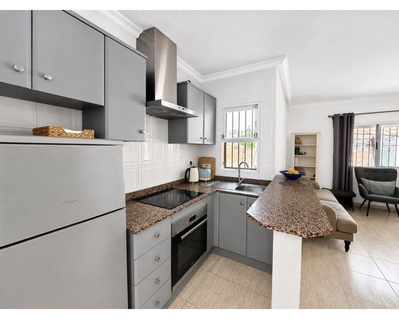 2 sypialnia Dom na sprzedaż w Torrevieja z basenem garażem - 200 000 € (Ref: 10039006)