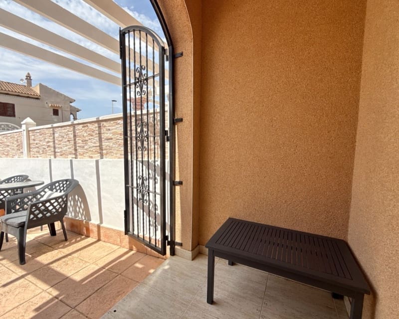 2 sypialnia Dom na sprzedaż w Torrevieja z basenem garażem - 200 000 € (Ref: 10039006)