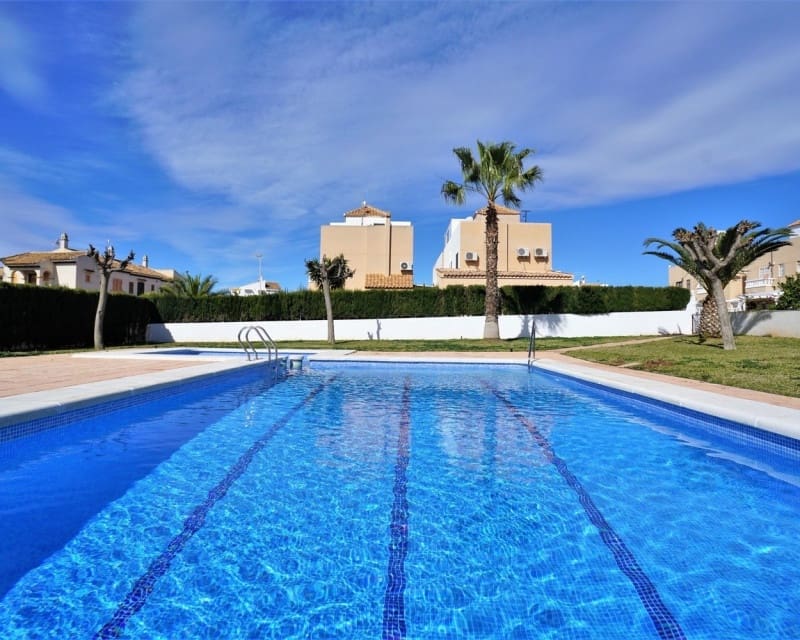 2 bedroom Townhouse for sale in Torrevieja with pool garage - € 200,000 (Ref: 10039006)