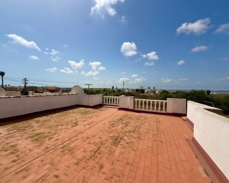 2 bedroom Townhouse for sale in El Limonar with pool garage - € 129,900 (Ref: 10045472)