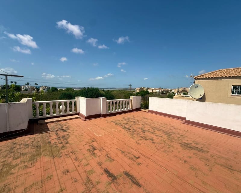 2 bedroom Townhouse for sale in El Limonar with pool garage - € 129,900 (Ref: 10045472)