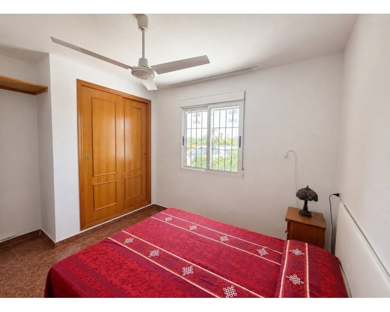 2 bedroom Townhouse for sale in El Limonar with pool garage - € 129,900 (Ref: 10045472)