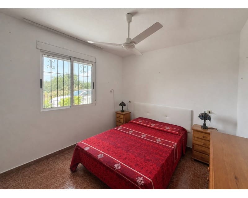2 bedroom Townhouse for sale in El Limonar with pool garage - € 129,900 (Ref: 10045472)