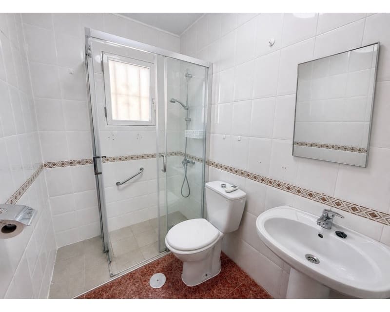 2 bedroom Townhouse for sale in El Limonar with pool garage - € 129,900 (Ref: 10045472)