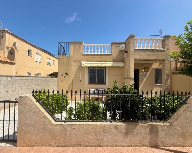 2 bedroom Townhouse for sale in El Limonar with pool garage - € 129,900 (Ref: 10045472)