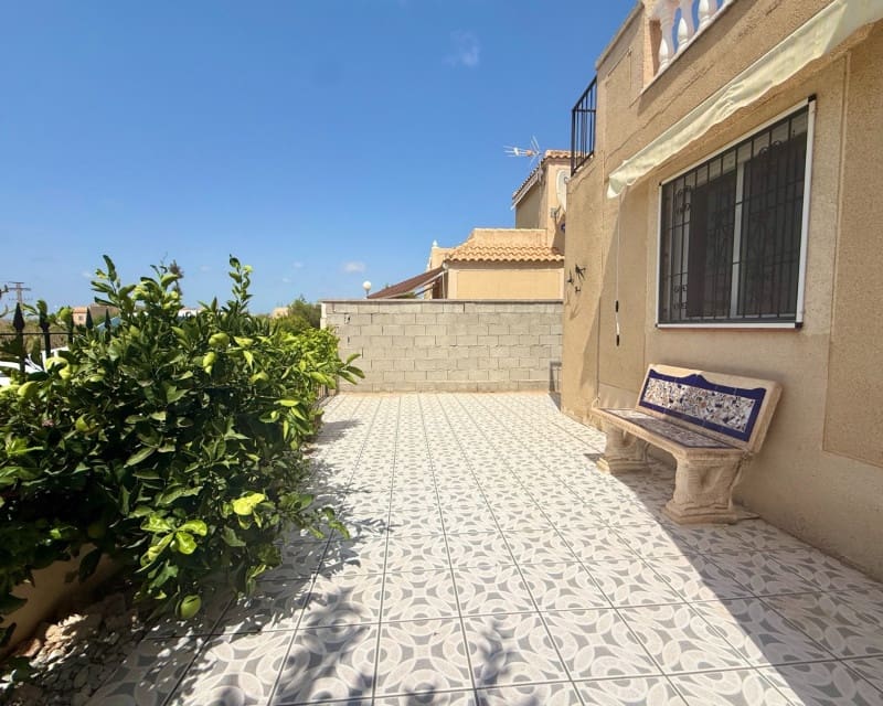 2 bedroom Townhouse for sale in El Limonar with pool garage - € 129,900 (Ref: 10045472)
