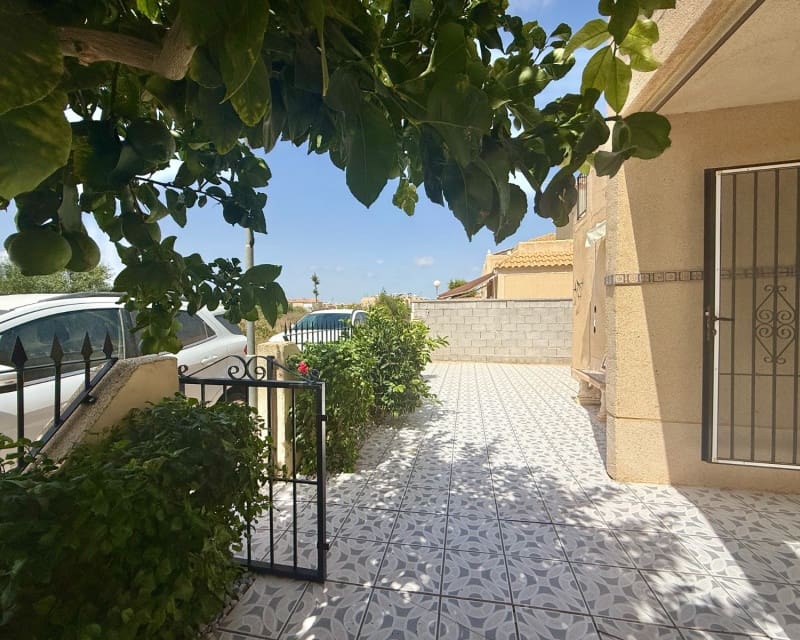 2 bedroom Townhouse for sale in El Limonar with pool garage - € 129,900 (Ref: 10045472)