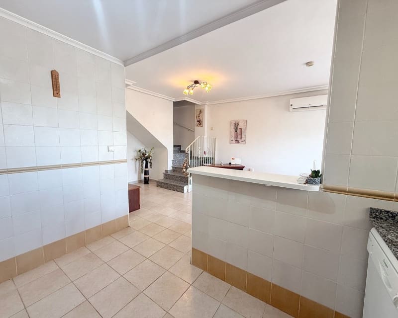 2 bedroom Apartment for sale in Jacarilla with pool garage - € 135,000 (Ref: 10045726)