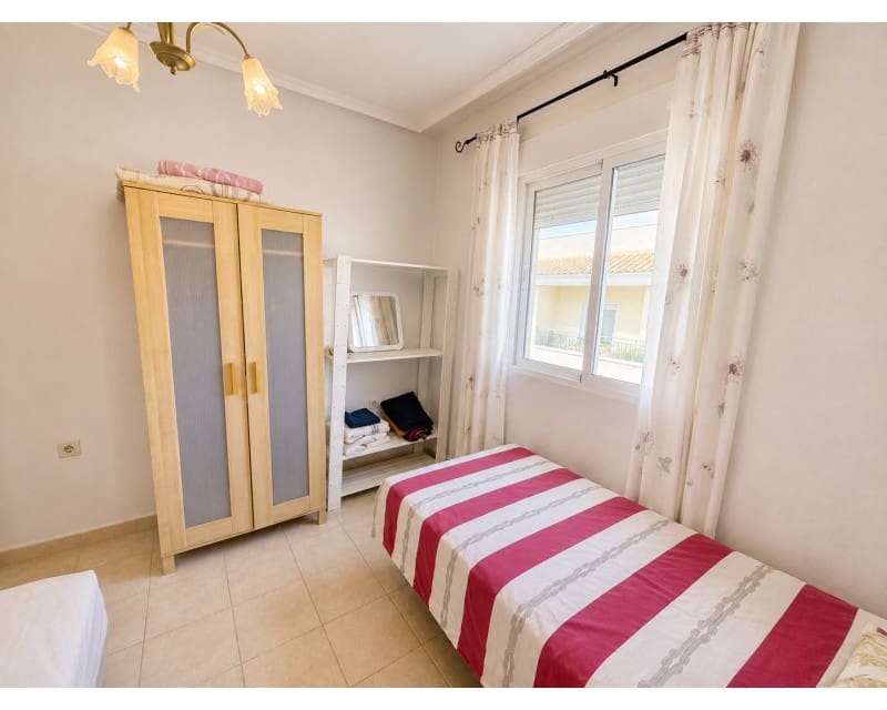 2 bedroom Apartment for sale in Jacarilla with pool garage - € 135,000 (Ref: 10045726)