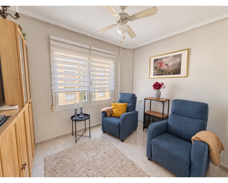 3 Zimmer Apartment zu verkaufen in Torrevieja mit Pool - 195.000 € (Ref: 10079917)