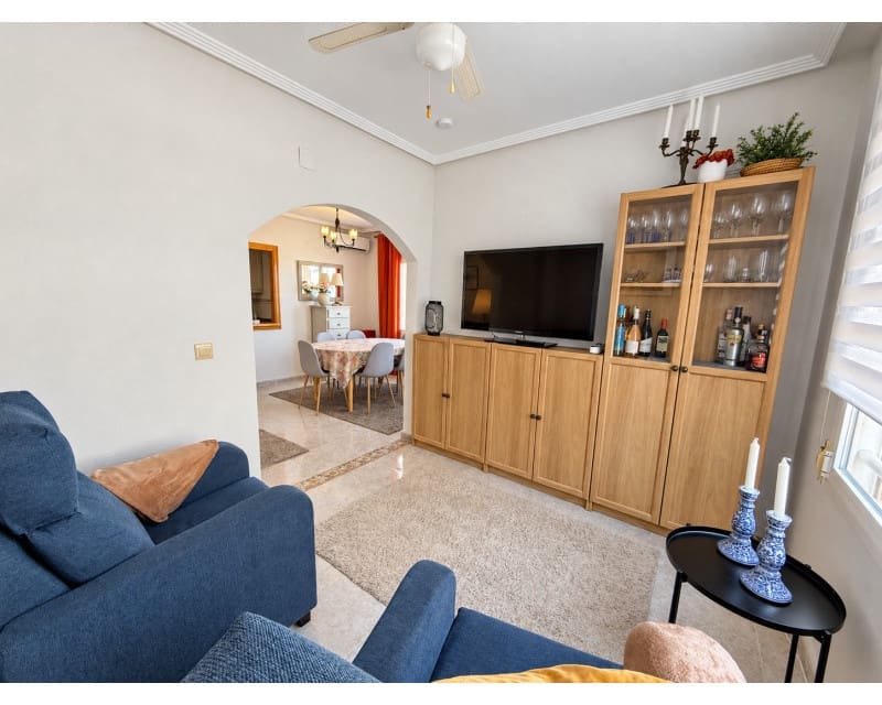 3 Zimmer Apartment zu verkaufen in Torrevieja mit Pool - 195.000 € (Ref: 10079917)