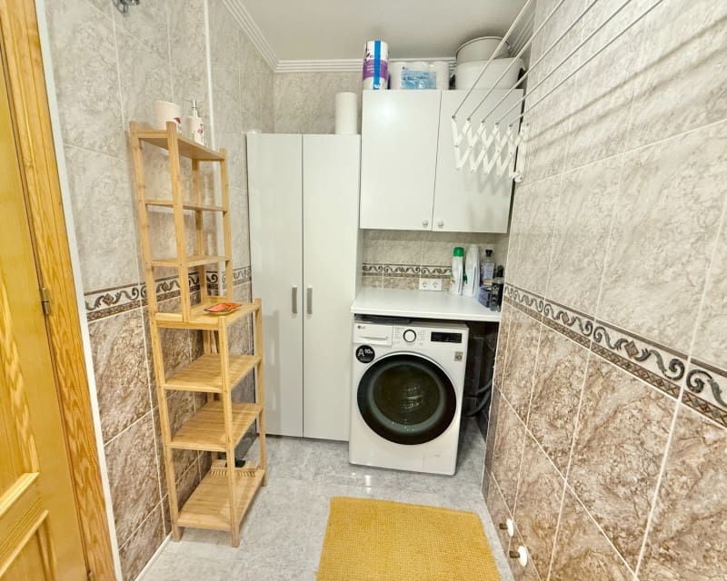 3 Zimmer Apartment zu verkaufen in Torrevieja mit Pool - 195.000 € (Ref: 10079917)