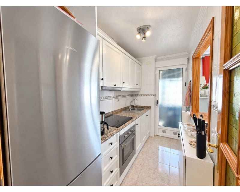 3 Zimmer Apartment zu verkaufen in Torrevieja mit Pool - 195.000 € (Ref: 10079917)