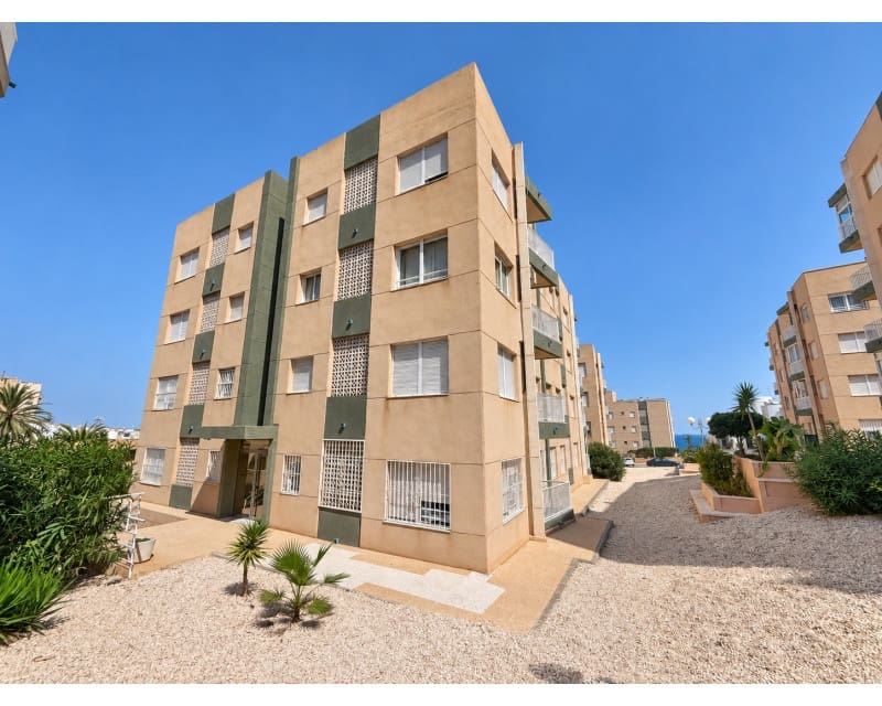 3 Zimmer Apartment zu verkaufen in Torrevieja mit Pool - 195.000 € (Ref: 10079917)