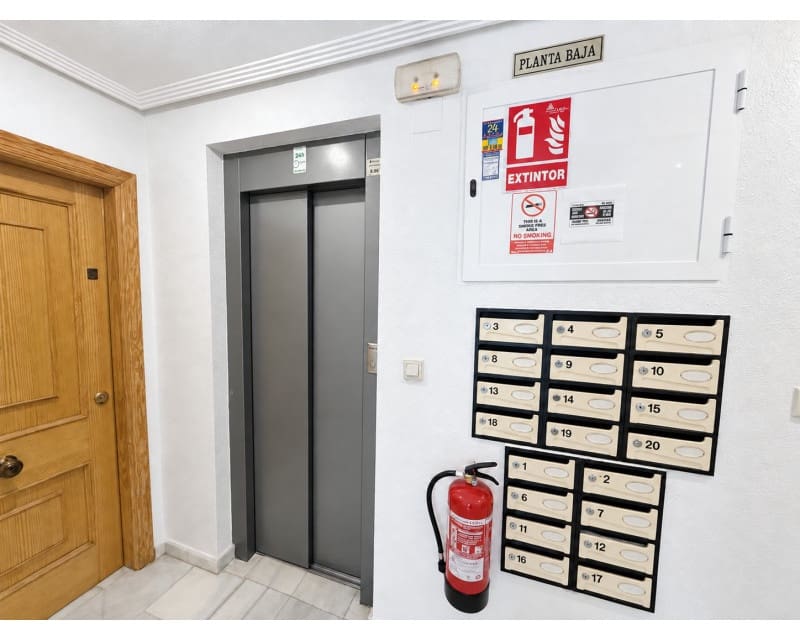 3 Zimmer Apartment zu verkaufen in Torrevieja mit Pool - 195.000 € (Ref: 10079917)