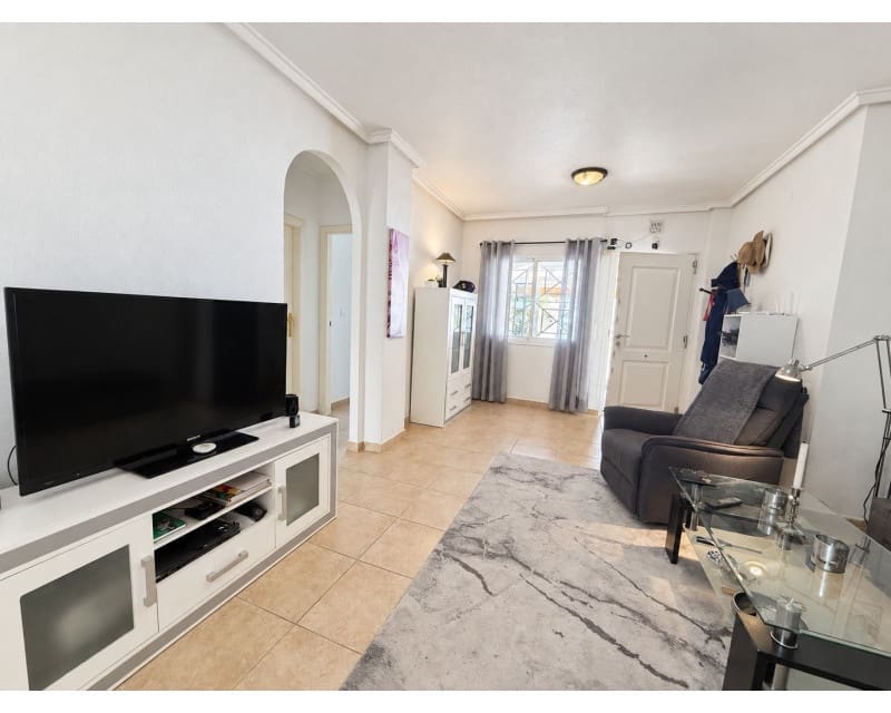 2 makuuhuone Huoneisto myytävänä paikassa Torrevieja mukana uima-altaan - 185 000 € (Ref: 10117490)