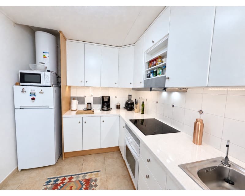 2 makuuhuone Huoneisto myytävänä paikassa Torrevieja mukana uima-altaan - 185 000 € (Ref: 10117490)