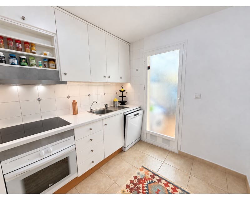 2 makuuhuone Huoneisto myytävänä paikassa Torrevieja mukana uima-altaan - 185 000 € (Ref: 10117490)