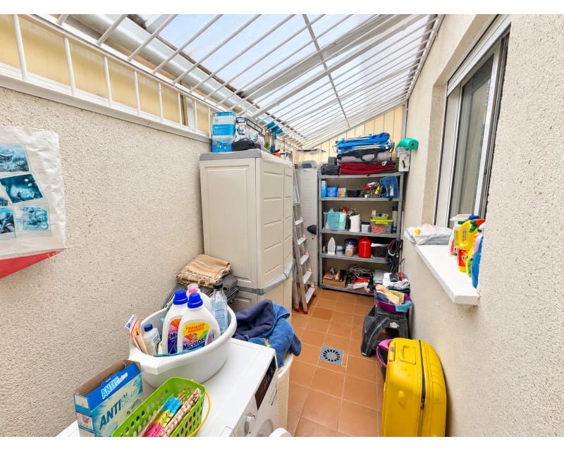 2 makuuhuone Huoneisto myytävänä paikassa Torrevieja mukana uima-altaan - 185 000 € (Ref: 10117490)