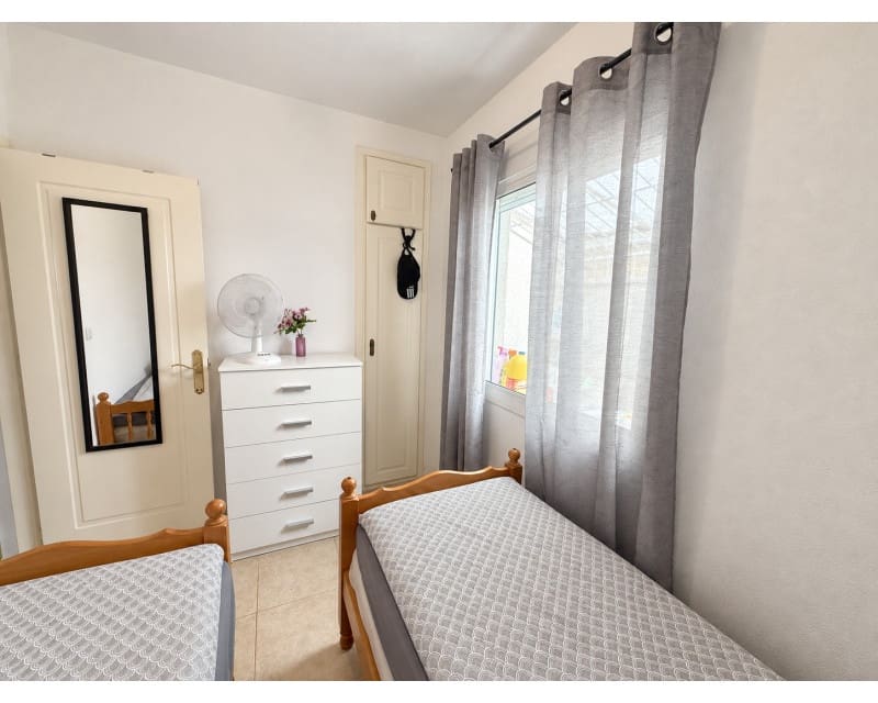 2 makuuhuone Huoneisto myytävänä paikassa Torrevieja mukana uima-altaan - 185 000 € (Ref: 10117490)