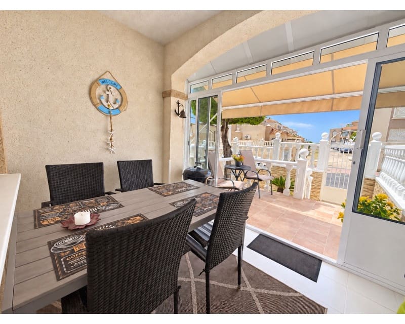 2 makuuhuone Huoneisto myytävänä paikassa Torrevieja mukana uima-altaan - 185 000 € (Ref: 10117490)