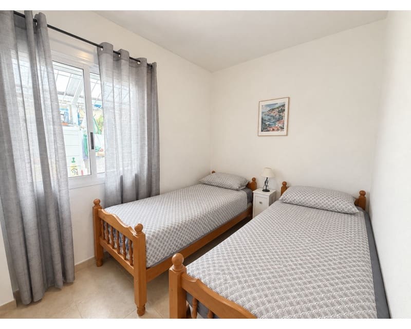 2 makuuhuone Huoneisto myytävänä paikassa Torrevieja mukana uima-altaan - 185 000 € (Ref: 10117490)