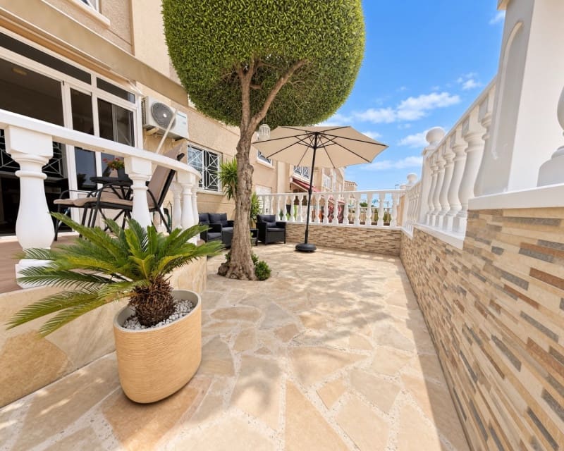 2 makuuhuone Huoneisto myytävänä paikassa Torrevieja mukana uima-altaan - 185 000 € (Ref: 10117490)