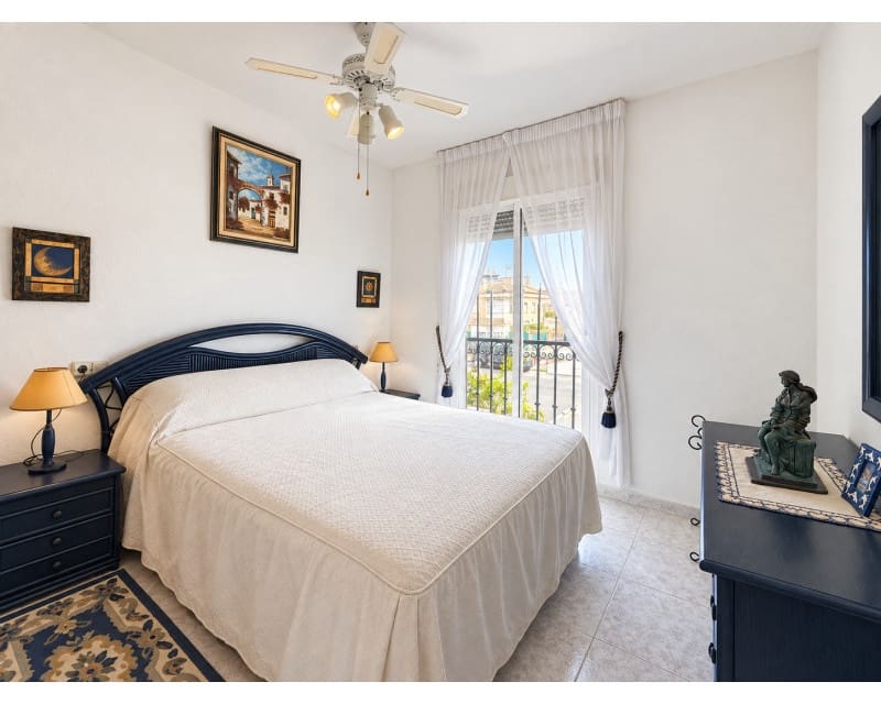 2 soverom Leilighet til salgs i Torrevieja med svømmebasseng - € 159 900 (Ref: 10120879)
