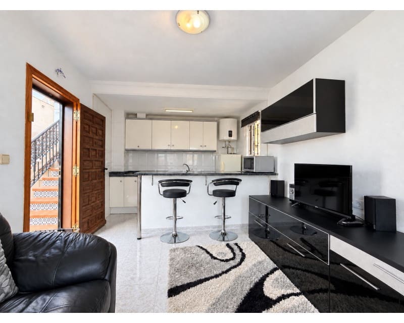 2 soverom Leilighet til salgs i Torrevieja med svømmebasseng - € 159 900 (Ref: 10120879)