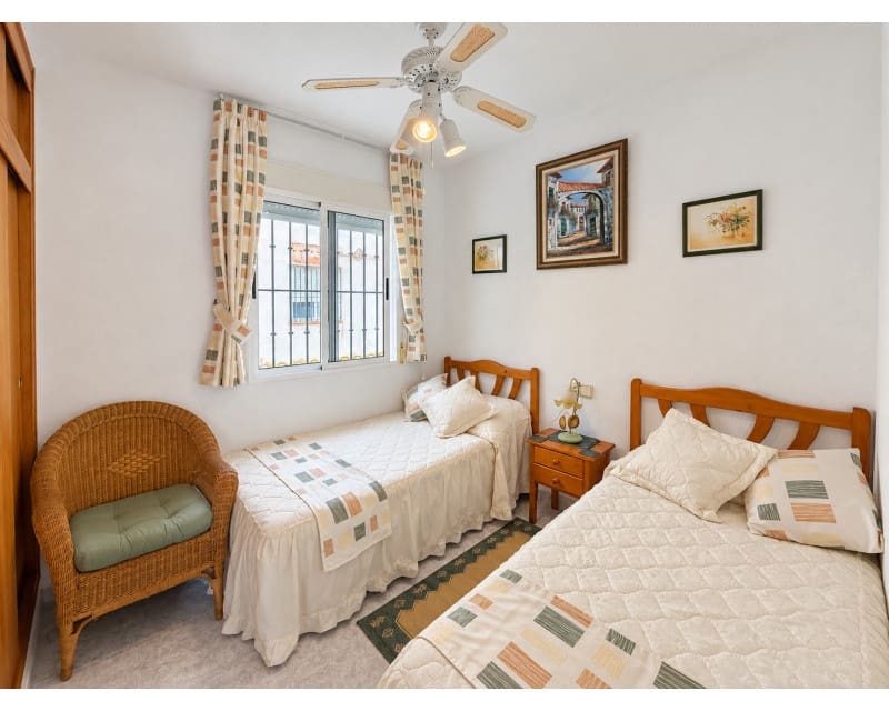 2 soverom Leilighet til salgs i Torrevieja med svømmebasseng - € 159 900 (Ref: 10120879)