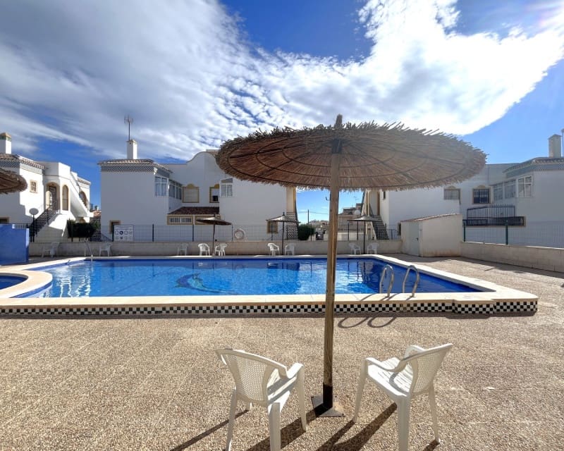 2 soverom Leilighet til salgs i Torrevieja med svømmebasseng - € 159 900 (Ref: 10120879)