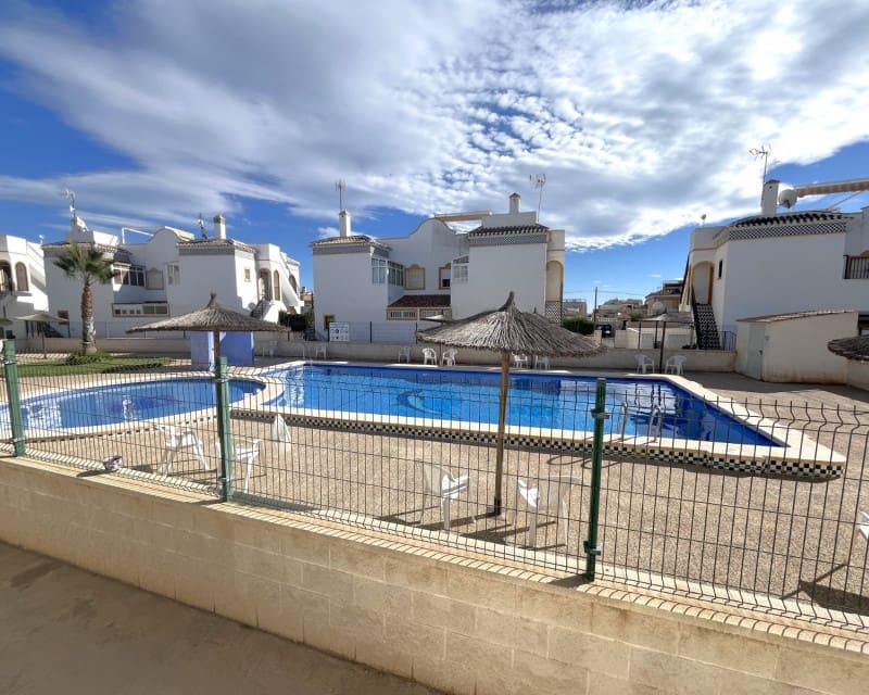 2 soverom Leilighet til salgs i Torrevieja med svømmebasseng - € 159 900 (Ref: 10120879)