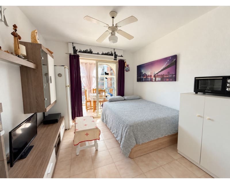Lejlighed til salg i Torrevieja med swimmingpool - € 99.000 (Ref: 10134855)